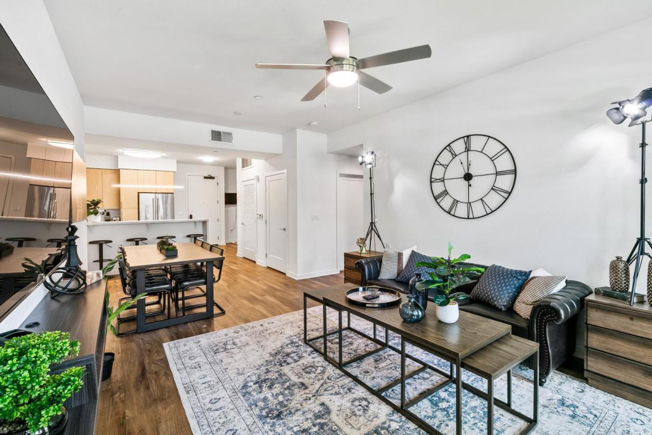 Beverly Grove Chic City Oasis 2 Bedroom Apt With Den 138 Los Angeles Zewnętrze zdjęcie