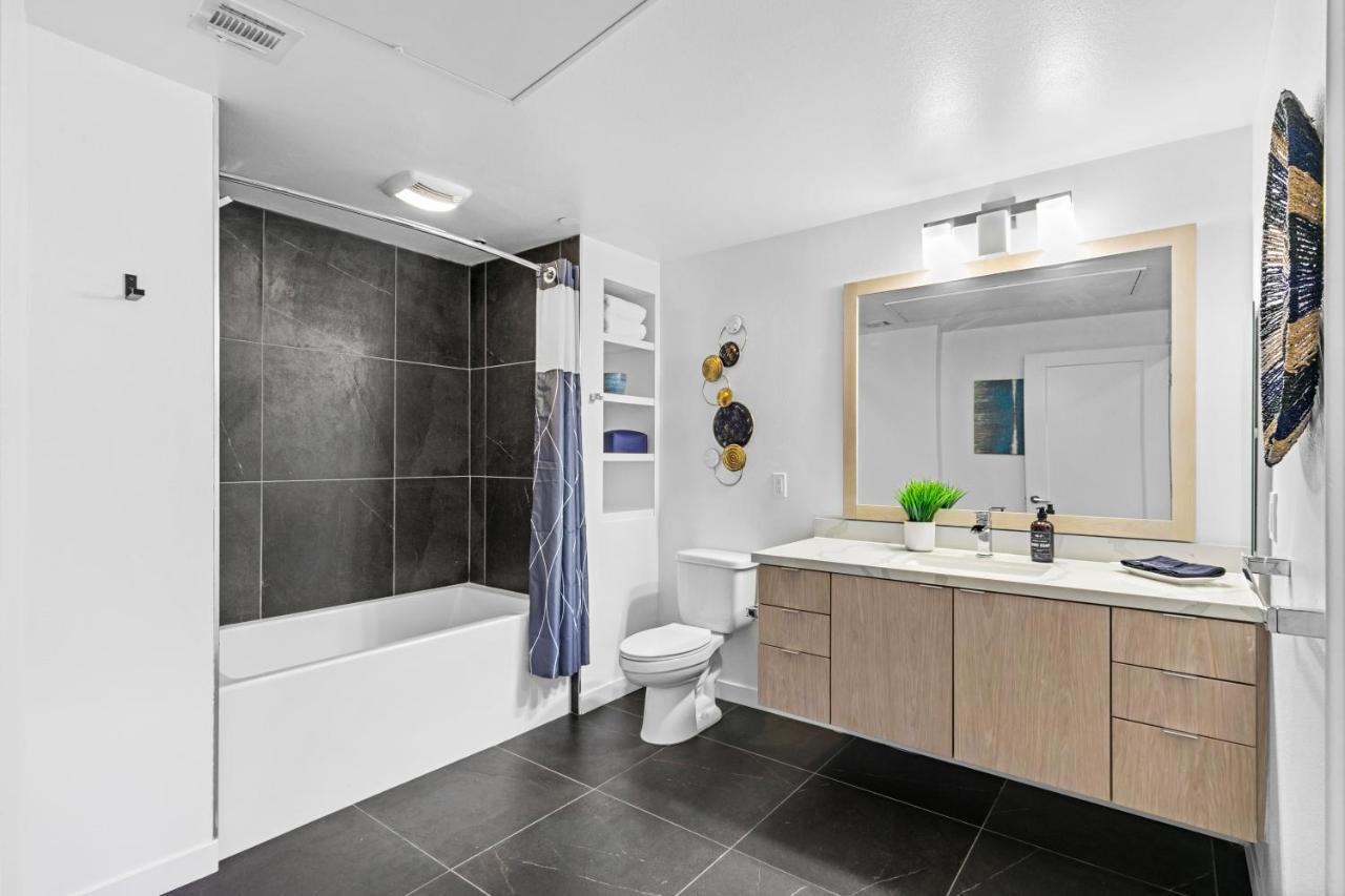 Beverly Grove Chic City Oasis 2 Bedroom Apt With Den 138 Los Angeles Zewnętrze zdjęcie